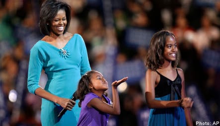 Michelle Obama sings praises of Swedish women