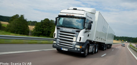 Scania sees profits and orders plummet