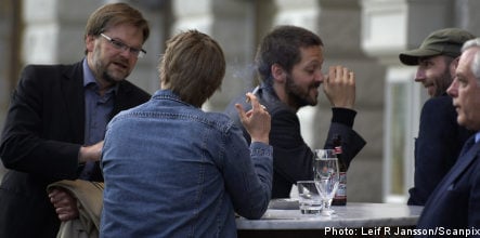 Swedes back al fresco smoking ban