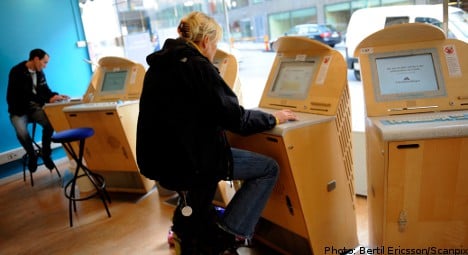 Swedish unemployment rises in April