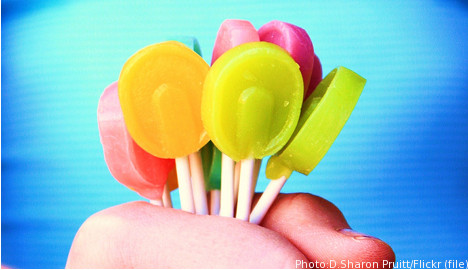 Council targets rowdy revellers with lollipops