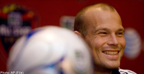 Ljungberg agrees to bumper Japanese deal