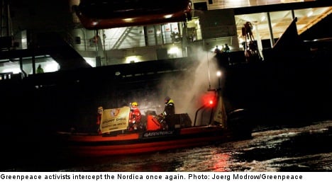 Greenpeace prompts new delay of Shell icebreaker