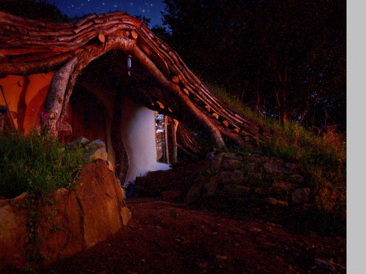 The porch<br>A hobbit house is perfect for star gazing.Photo: www.simondale.net 