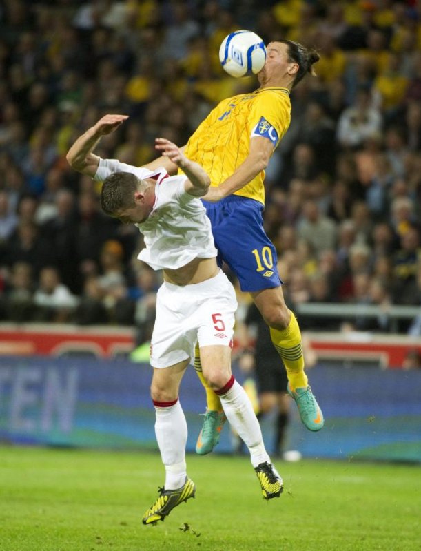 Cahill and Ibrahimovic in a duelPhoto: Fredrik Sandberg/Scanpix
