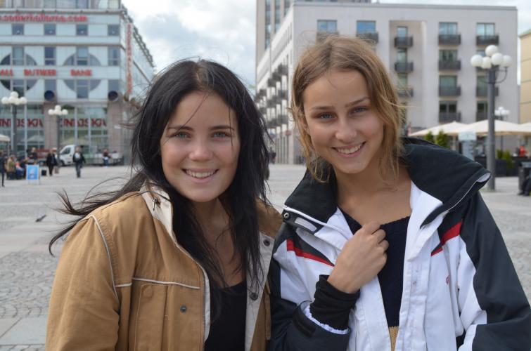 Ellen, 17 and Julia, 17<br>We really like Vaxholm. You can sit in a restaurant or just chill in the sun. 