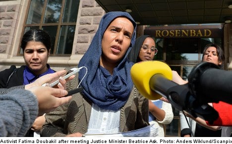 Hijab activists demand minister take action
