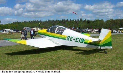 Swedes put teddy-bear dropping plane on eBay