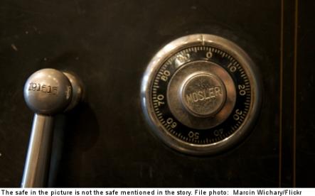 <font size="5">The safe that wasn't safe</font><br>Cops warned two Stockholm thieves that the safe they made off with wasn't safe...but rather full of gunpowder.<br> <a href="http://www.thelocal.se/50910/20131021/" target="_blank"> Read more here.</a>