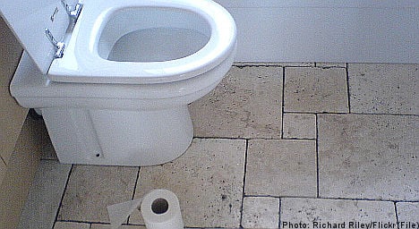 Dirty school toilets make Swedish kids sick: docs