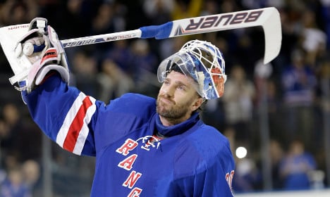 Swedish hockey star inks record deal in New York