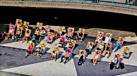 ‘Healthy’ for women to sunbathe: Swedish study