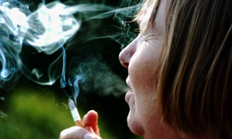 Sweden puffs up outdoor smoking ban proposals