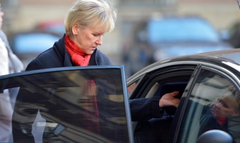 Swedish PM backs minister in Paris row
