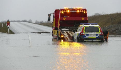 Ice and floods hit Swedes on drive home