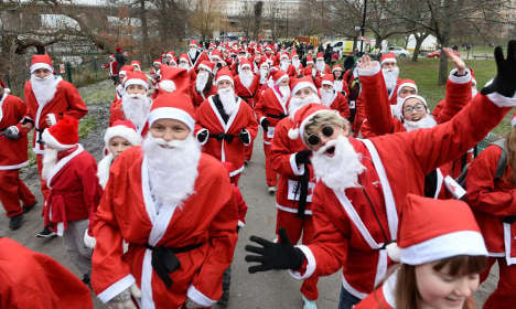 1,000 jogging Santas run for charity in Sweden