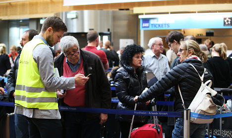 27,000 passengers hit as pilot strike continues