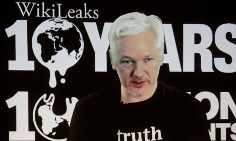 Sweden wants Assange DNA sample from interrogation