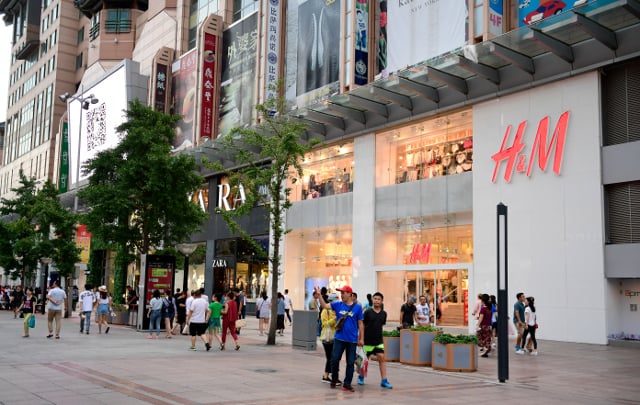 H&M profits fall despite growing web sales