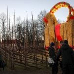 Sweden's Christmas miracle! Gävle straw goat survives