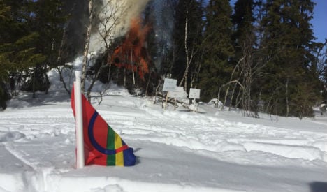 Swedish enforcers burn down Sami 'kåta' teepee