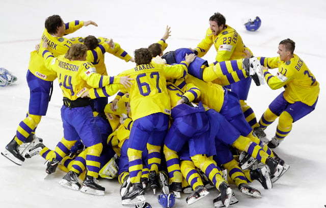 Sweden's hockey heroes to greet fans in Stockholm today