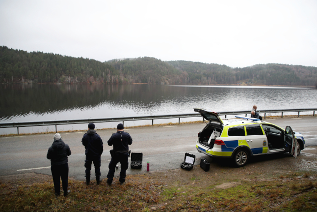 Boyfriend held as hundreds search for missing girl in western Sweden
